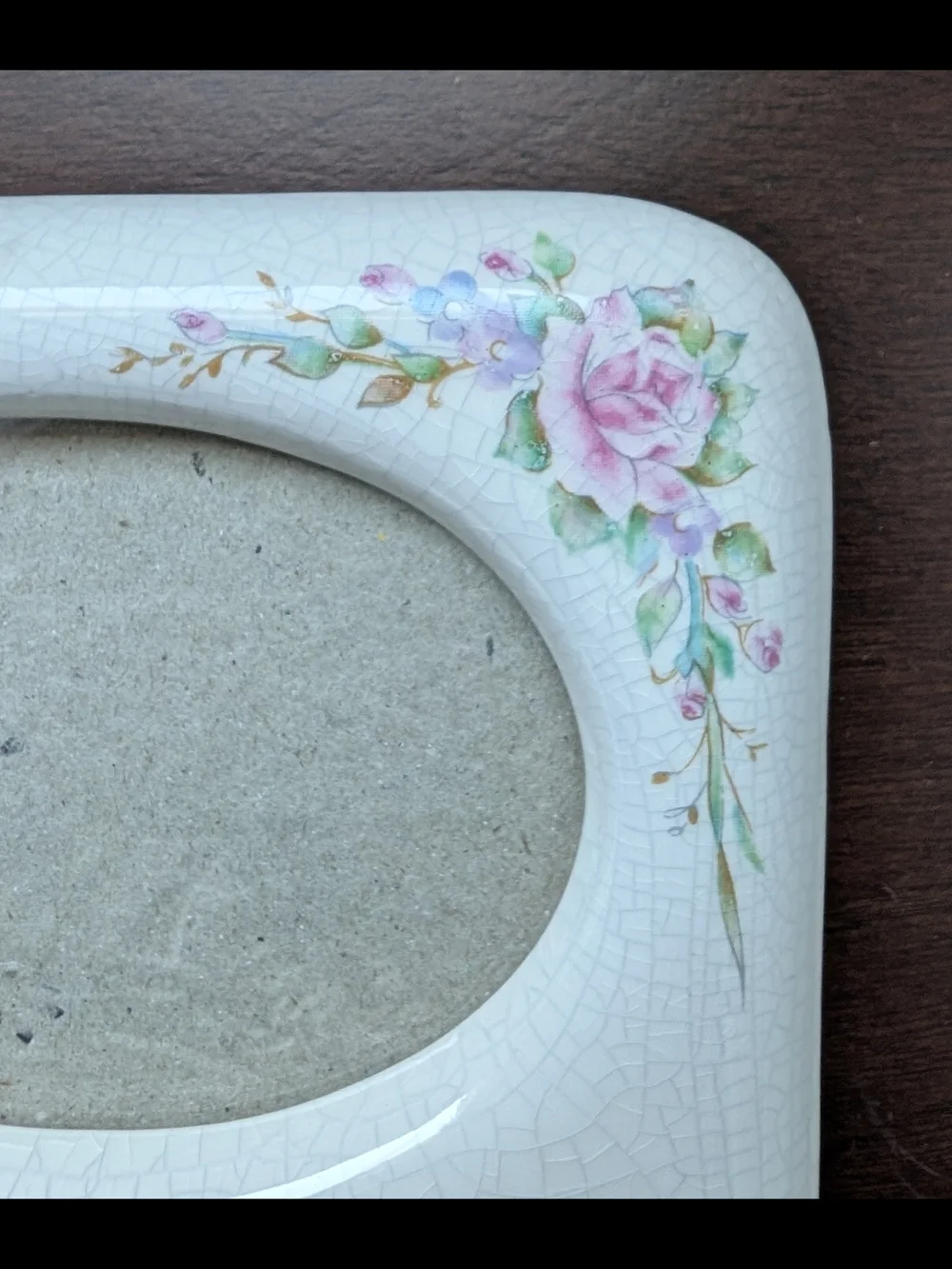Vintage Floral White Ceramic Triple Oval  Opening Picture Frame Tabletop